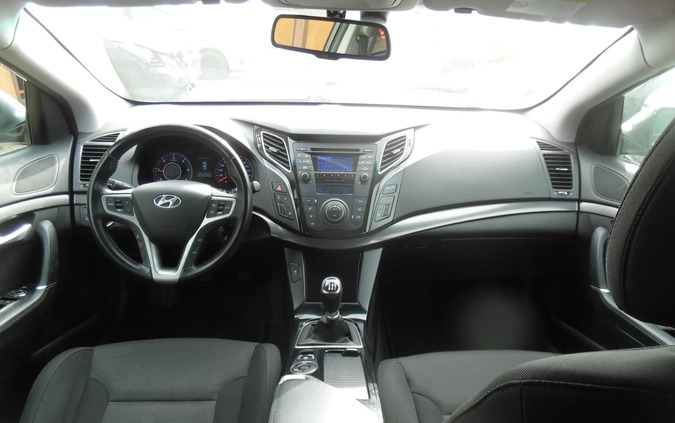 Hyundai i40 cena 14100 przebieg: 201700, rok produkcji 2012 z Bobolice małe 277